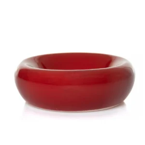 Canlı kırmızı renkteki el yapımı çukur seramik tütsülük