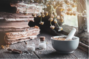 homeopati potens nedir, C ve X ölçekleri farkı, homeopatik seyreltilme yöntemi, suksüsyon nedir, LM ölçeği homeopati, Korsakov yöntemi açıklaması, Hahnemann metodu homeopati, homeopatik remedi gücü, 30C remedi nasıl hazırlanır, homeopati etki düzeyi, remedide sayıların anlamı, enerjik etki homeopati